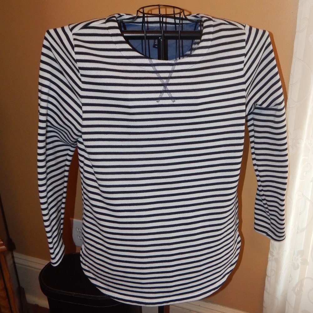 Ladies IZOD Pullover fleece Shirt - Top ~~ Size L